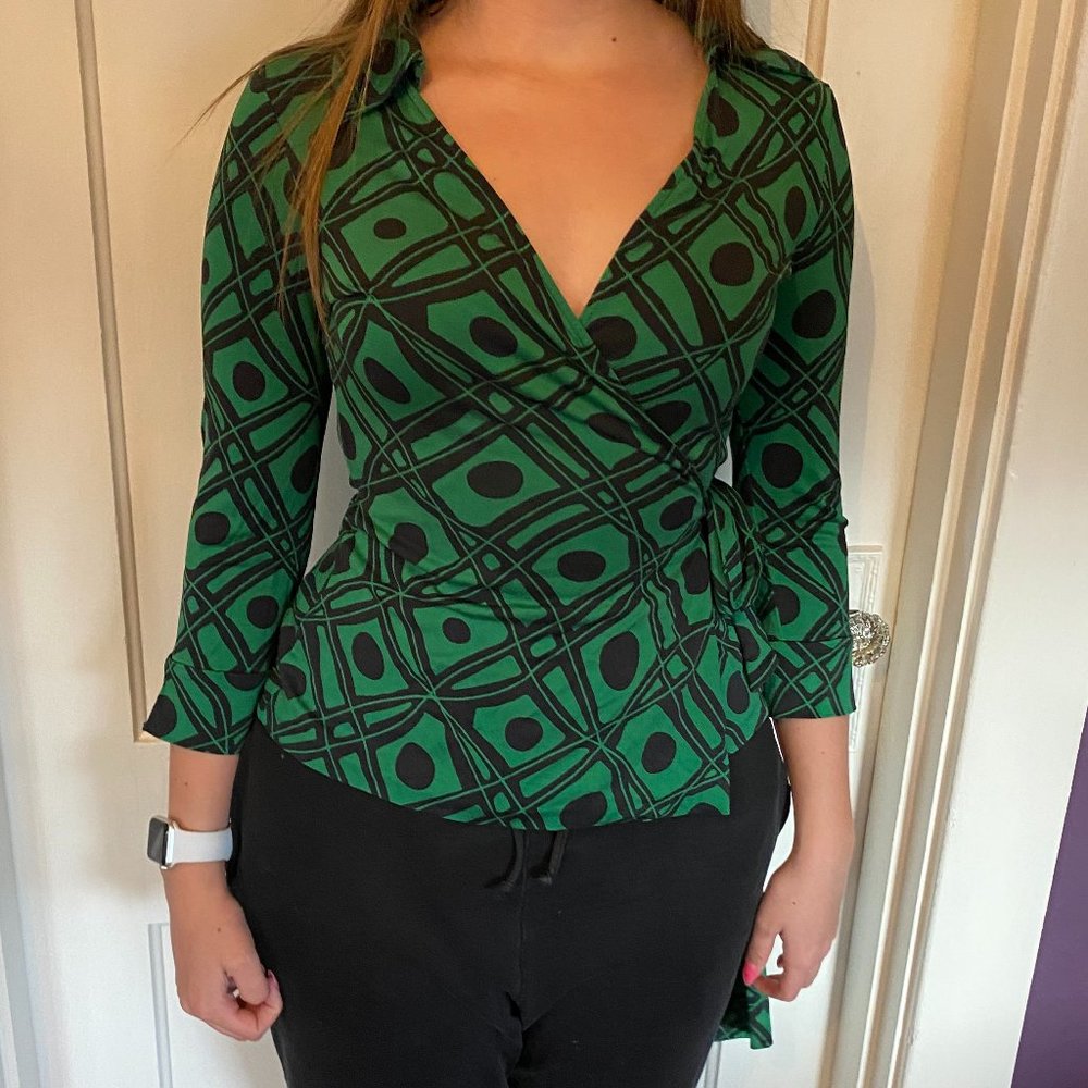 DVF Wrap Top Emerald Green sz 10 silk
